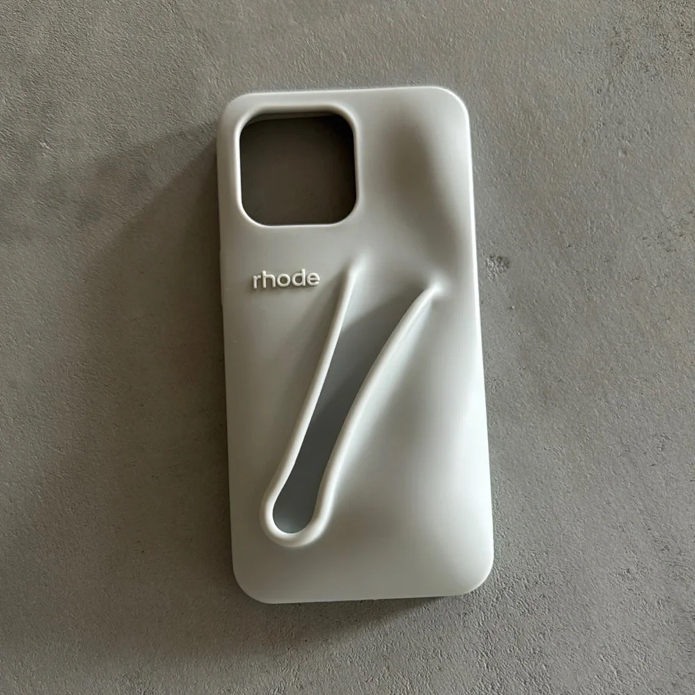 NWOT RHODE 15 PRO MAX IPHONE CASE GREY LIP CASE